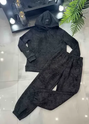 Жіночий спортивний костюм на флісі