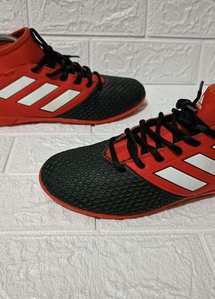 Сороконожки,бутси, футзалки, кросівки для спорту adidas
