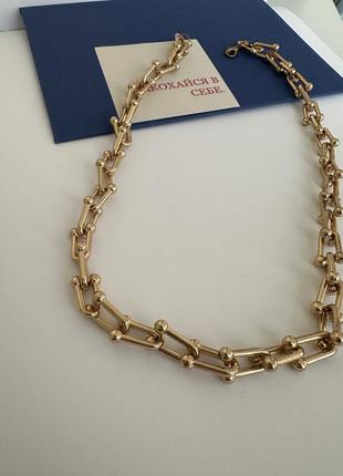 Намисто, чокер, масивна прикраса на шию