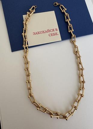 Намисто, чокер, масивна прикраса на шию