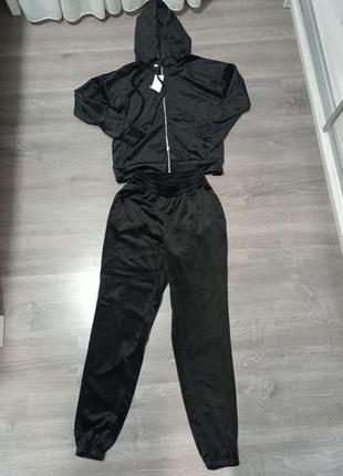 Новый велюровый костюм 44-46 р
