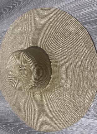 Капелюх пляжний з широкими бортами