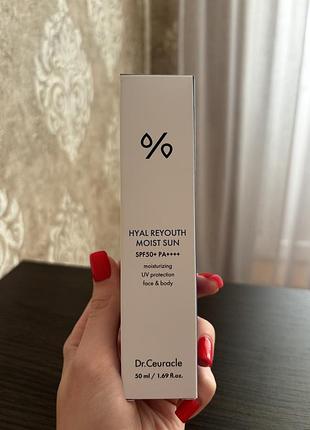 Увлажняющий солнцезащитный крем dr.ceuracle hyal reyouth moist sun spf 50+/pa++++