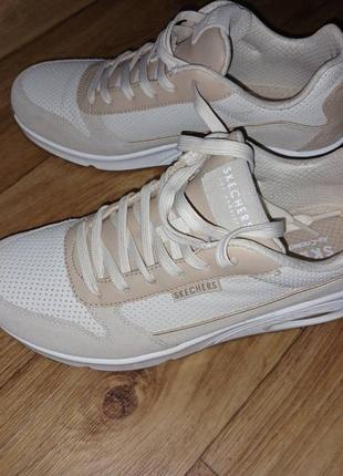 Женские кроссовки skechers