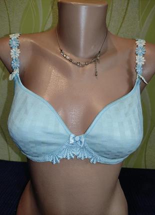 Хороший бюстгальтер отличное состояние незначительные следы носки