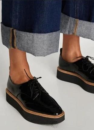 Zara trafaluc, оригинальные женские оксклрды, туфли лаковые черного цвета.