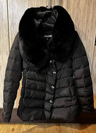 Куртка черная демисезонная с мехом на капюшоне
