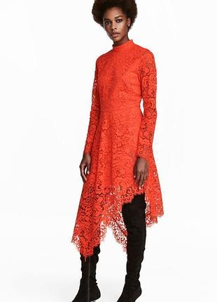Кружевное платье миди h&m с асимметричным низом на запахе.