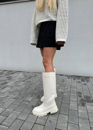 Чоботи труби шкіряні молочного кольору зимові