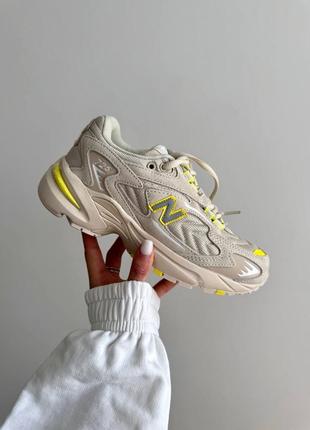 Жіночі кросівки new balance 725  “beige / yellow” premium