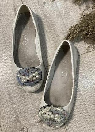 Детские модные красивые балетки с бусинками