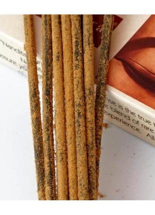 Nandita mantra meditation 15 грамм индийские ароматические палочки с приятным ароматом...