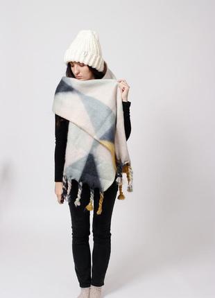 Шарф женский зимний объемный мягкий с кисточками