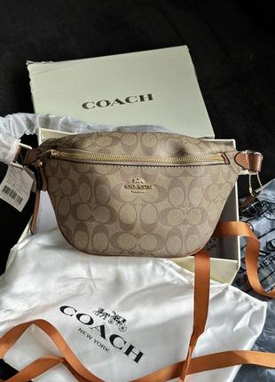 Жіноча сумка-бананка coach кольору хакі 24 x 15 x 10 см