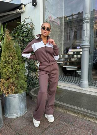 Женский костюм