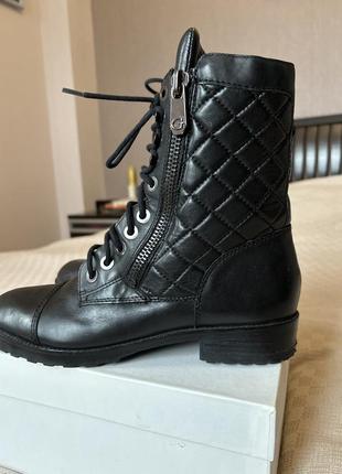 Жіночі ботинки guess