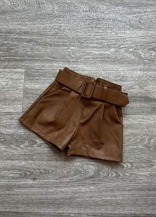 Стильные кожаные шорты на девочку высокая посадка мом в виде zara