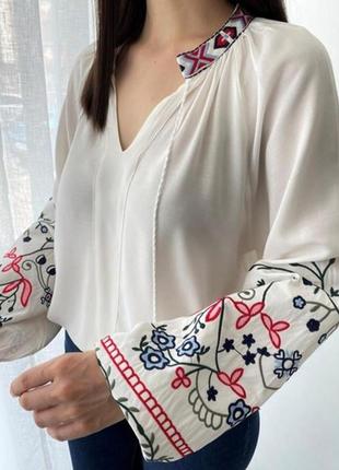 Елегантна блуза вишиванка 48-50