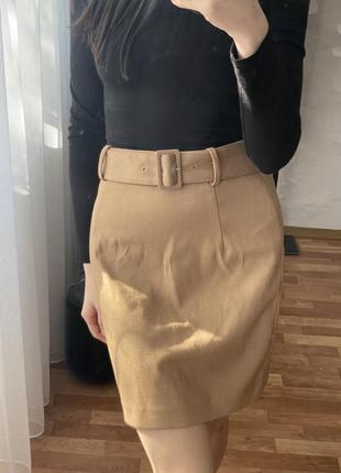 Бежева пісочна жіноча спідниця h&m коротка облягаюча олівець ділова з ременем міні