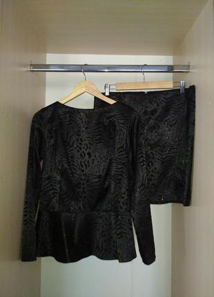 ▪️дуже красивий та блискучий чорний костюм двійка, блуза + спідниця