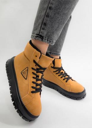 Зимние ботинки