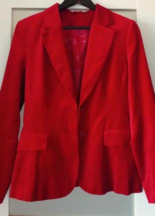 Бархатный красный жакет