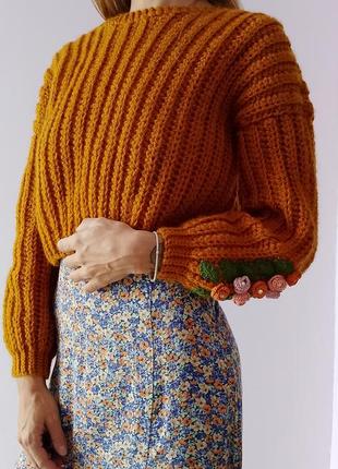 Светр ручної роботи. укорочений светр. светр з квітами