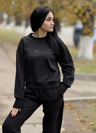 Жіночий костюм adidas
