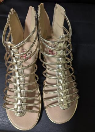 Босоніжки р.33 устілка 21см