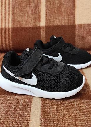 Оригінальні кросівки nike