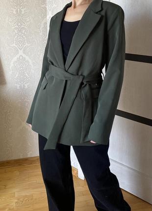 Новый пиджак new look с поясом