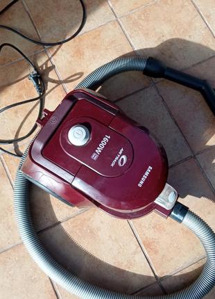 Пылесос бу в рабочем состоянии samsung air track 1600watt,потерялся задний фильтр