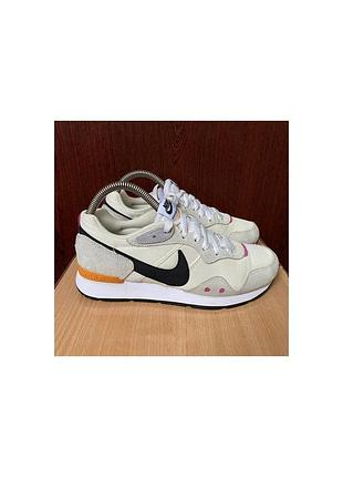 Женские кроссовки nike venture runner beige