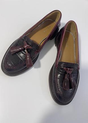 Жіночі шкіряні  туфлі - лофери reiss бордового кольору 36 розміру