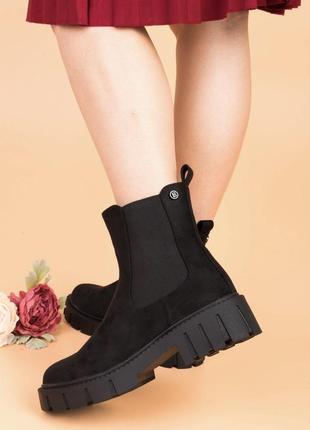 Ботинки из натуральной замши