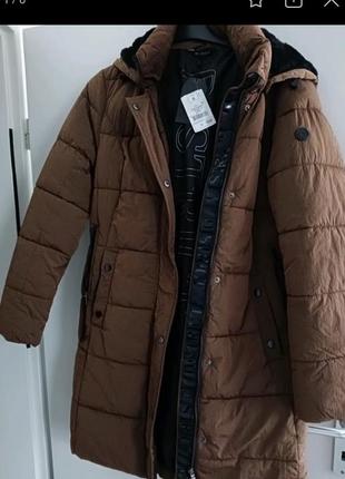 Жіночий  фірмовий пуховик