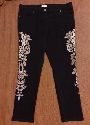 Стрейчевые брюки джинсы брюки с вышивкой