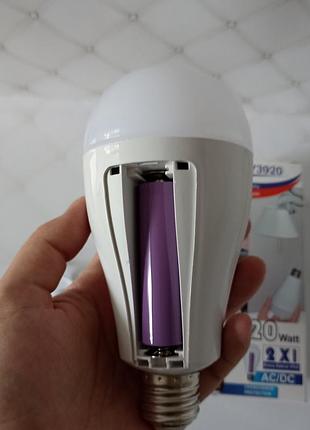 Светодиодная лампа с аккумулятором автономная аварийная 20w e27 лампочка с 2...