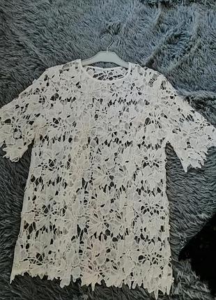 Прозрачная гипюровая кружевная футболка с жемчугом