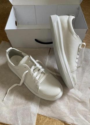 Белые кожаные кроссовки, кеды женские