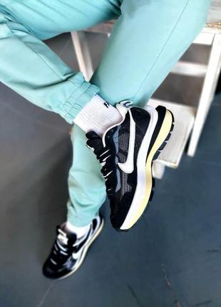Мужские кроссовки nike vaporwaffle x sacai black white5 фото