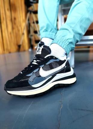 Мужские кроссовки nike vaporwaffle x sacai black white7 фото