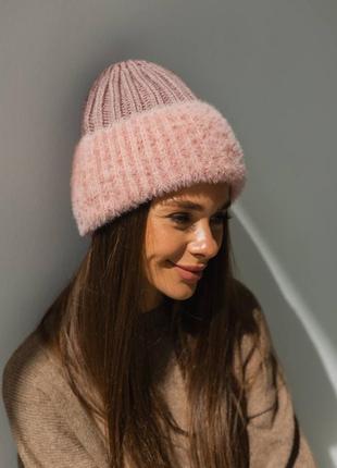 Мягкая и теплая шапка