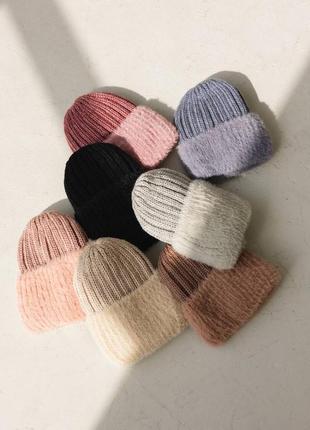 Мягкая и теплая шапка