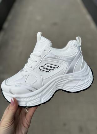 Кроссовки на меху