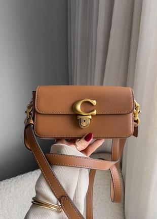Стильная женская сумка coach , коричневая сумка кожаная, премиум кожа, на подарок сумка