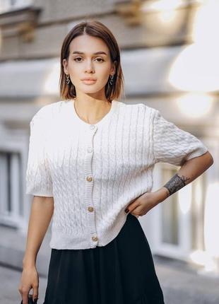 Молочный кардиган короткий с пуговицами с короткими рукавами в стиле h & m