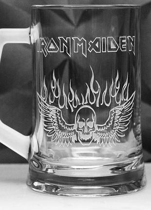 Подарочный бокал для пива 670 мл  с гравировкой  рок группа iron maiden