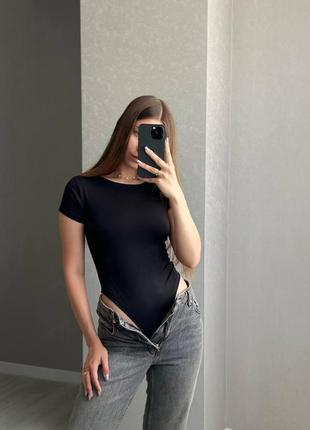 Базовый однотонный боди с коротким рукавом