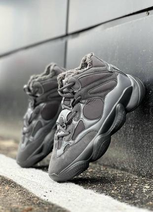 Високі кросівки з утепленням